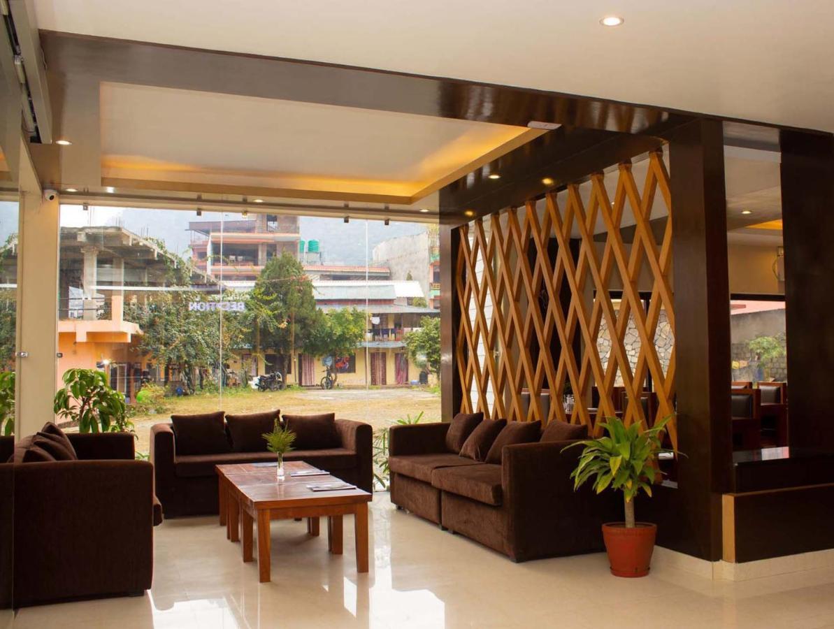 Hotel Silverline Pokhara Kültér fotó