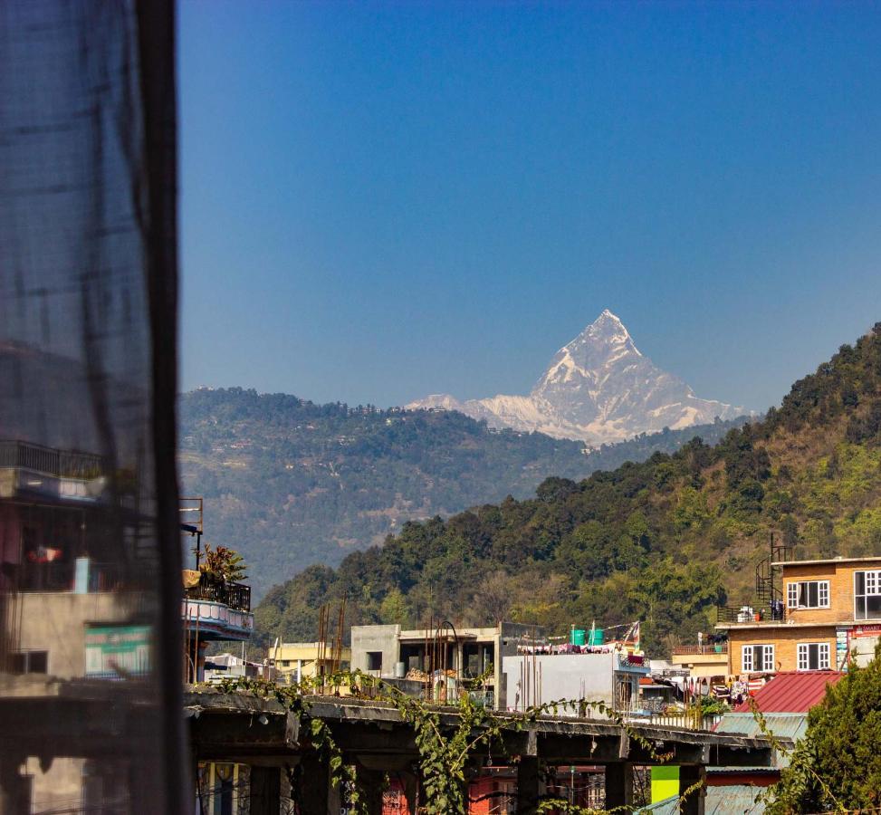 Hotel Silverline Pokhara Kültér fotó